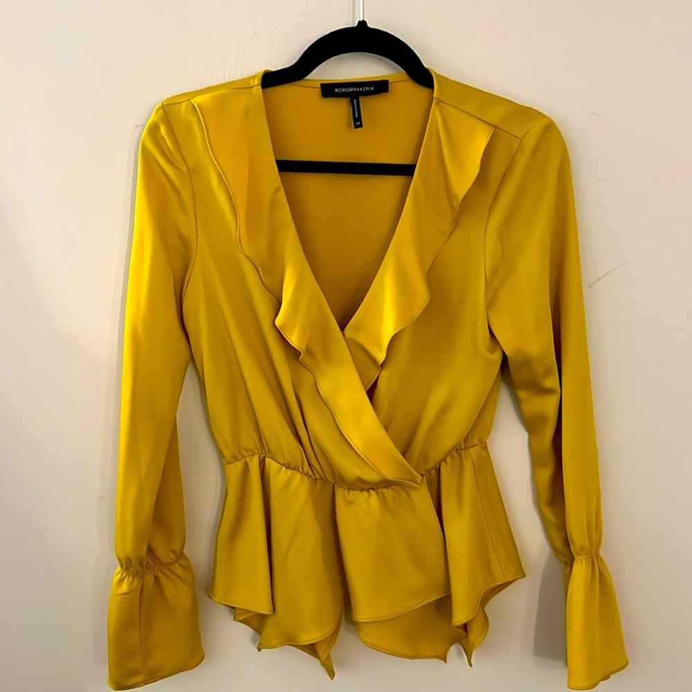 BCBGMAXAZRIA YELLOW GOLD TOP XS